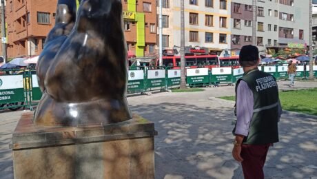 Alberto, el ventero que cuida Plaza Botero