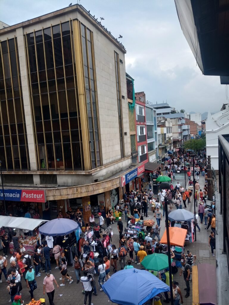 Plaza Botero Exclusivo Colombia